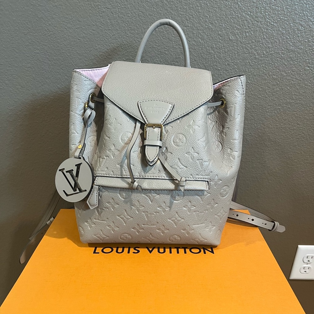 LouisVuitton Montsouris backpack in turtledove